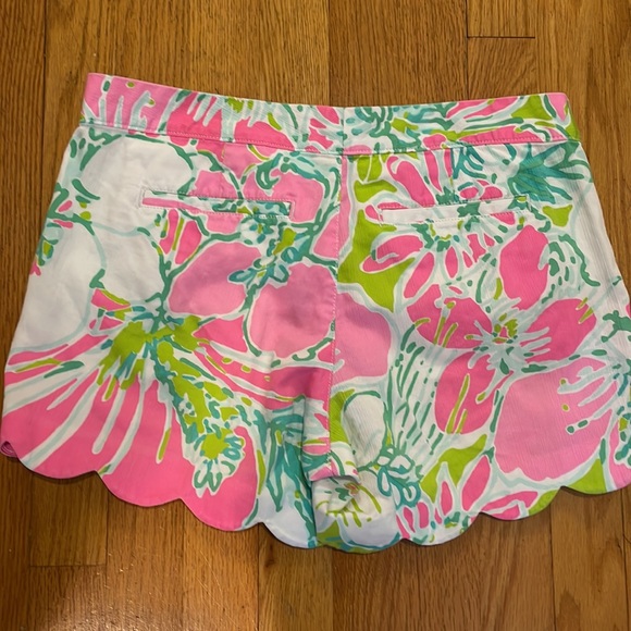 Lily Pulitzer Scalloped Shorts - Picture 3 of 3